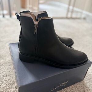 NWT Universal Thread Black Brenna Booties